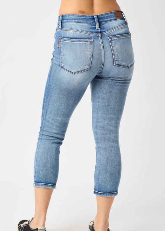 Judy Blue Meadow Midrise Capris