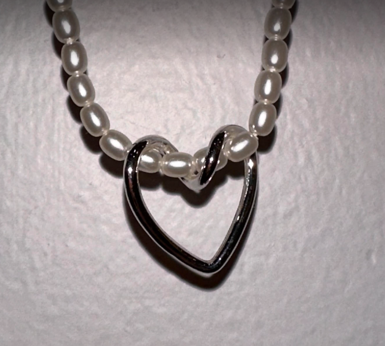 White Pearl Necklace with Intertwined Heart