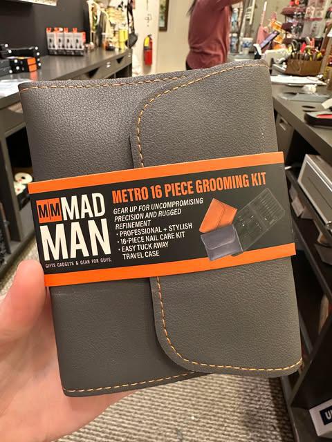Metro 16 Piece Grooming Kit