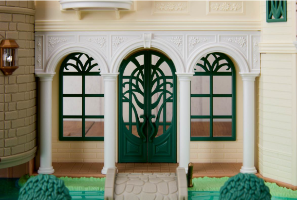 Calico Critters® Red Roof Riverside Manor
