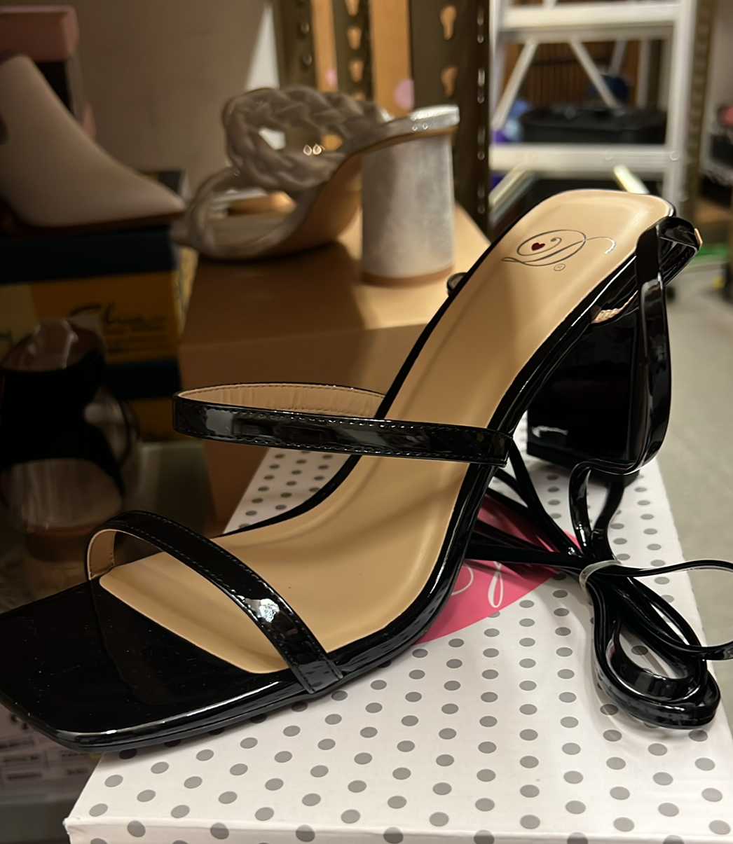 Myrtle Black Tie Heels