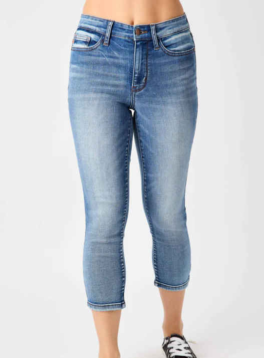 Judy Blue Meadow Midrise Capris