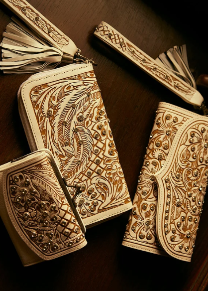 Sparkling Desert Moon Luxe Wallet In Chocolate White