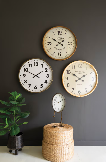 Tabletop Clock with Duck Feet