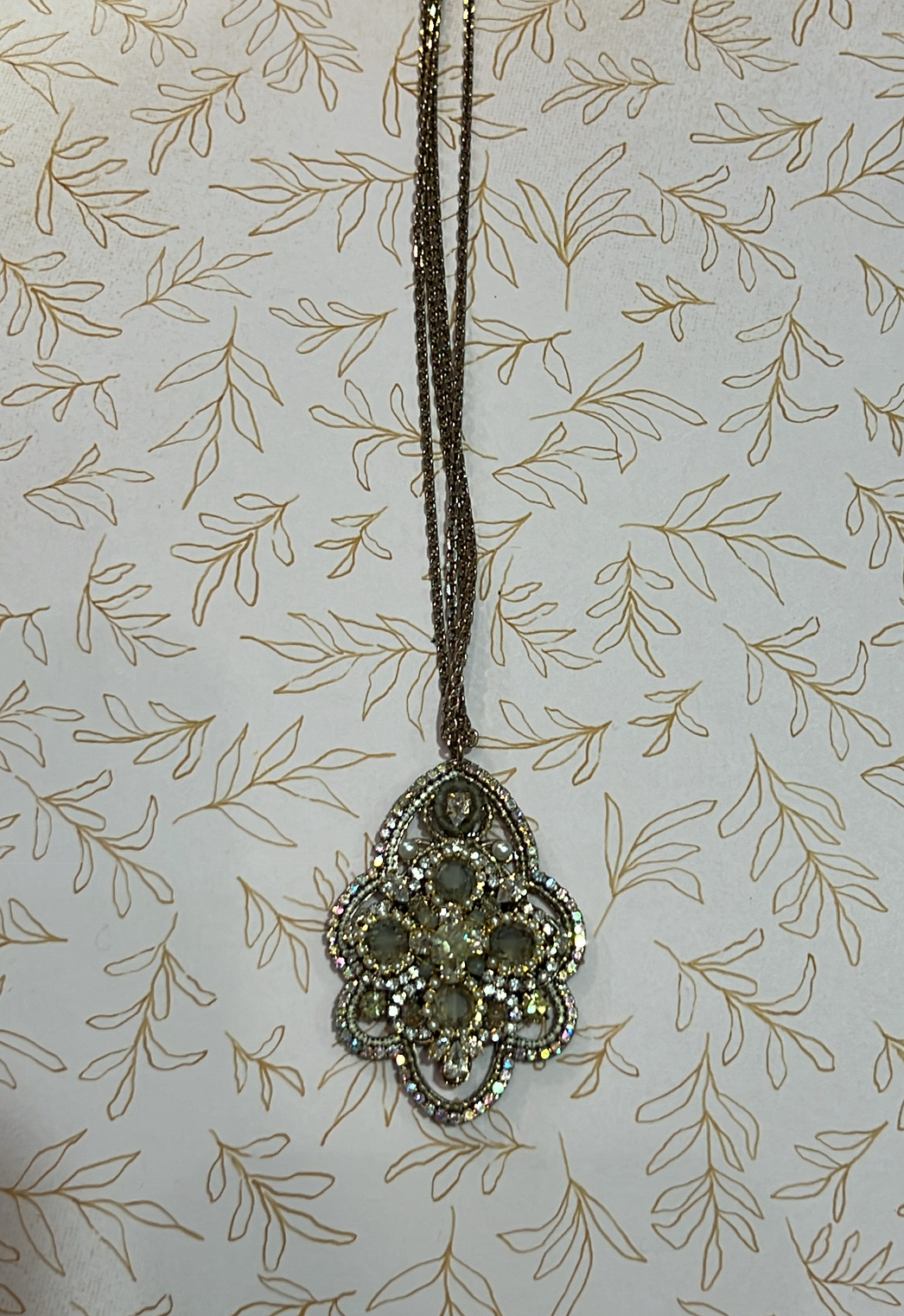 Vintage Crystal Design Necklace