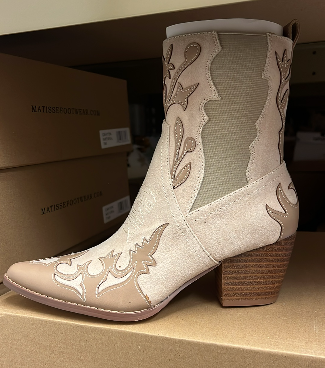 Canyon Natural Boots