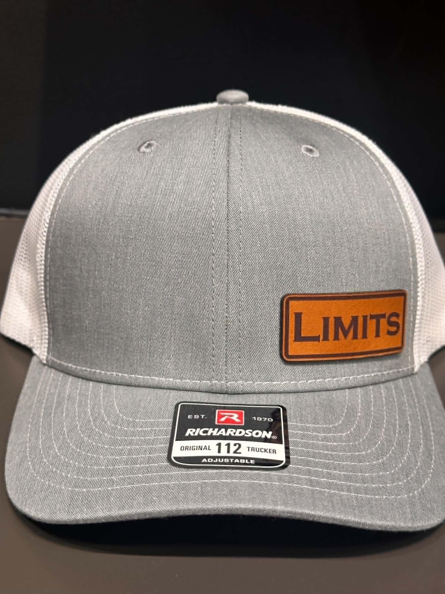 Small Corner Limits Hat - Grey/White