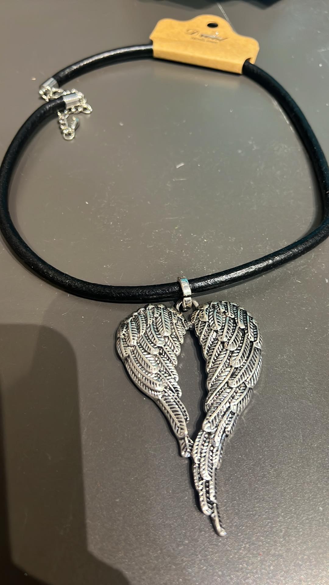 Metal Wing Pendant Necklace