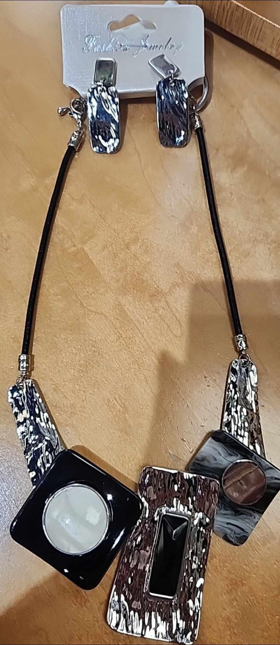 Necklace & Earring Set