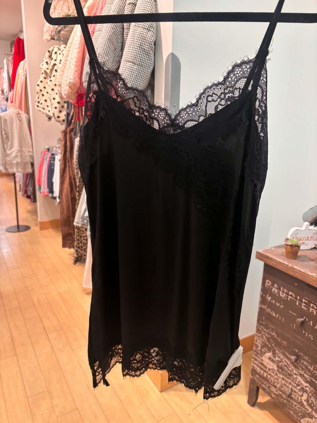 BLACK DIAGONAL LACE TRIM KNIT CAMI TOP