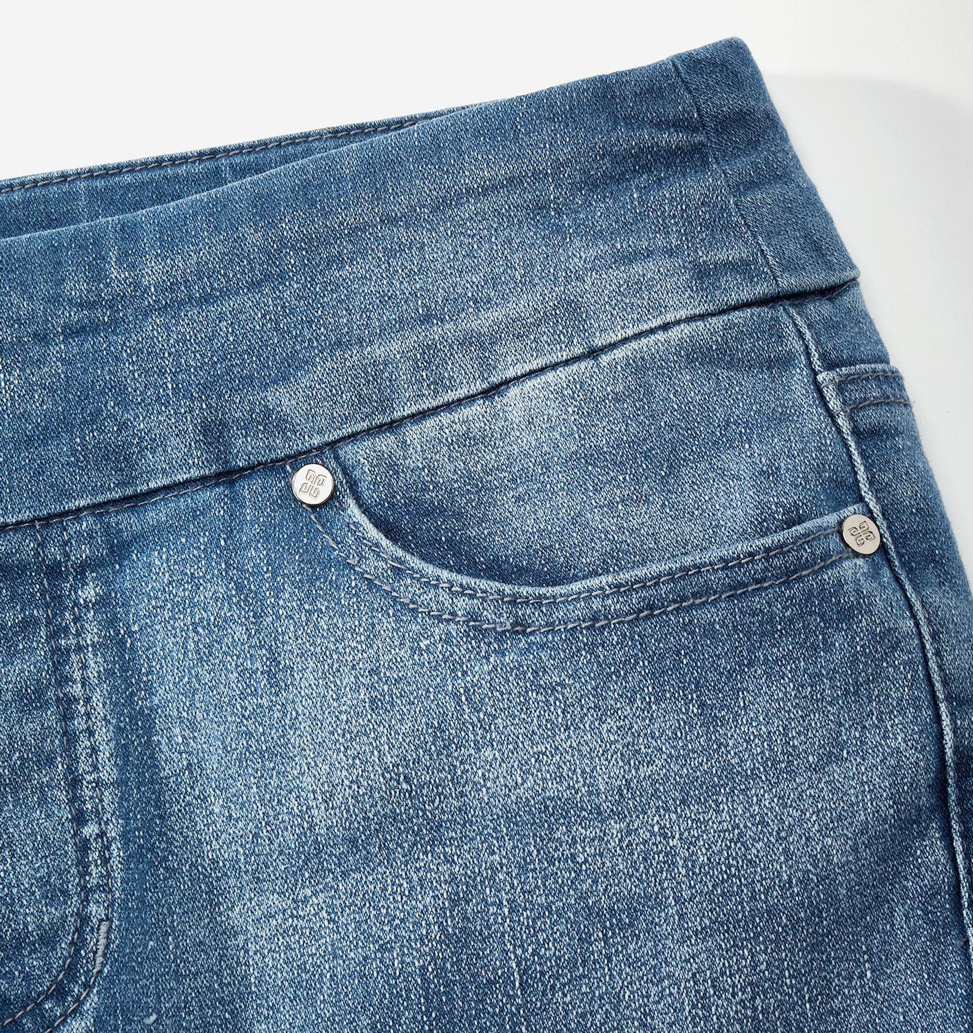 Embellished Capri Denim Pants