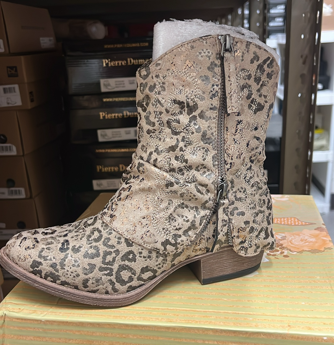 Tranquil Leopard Boots