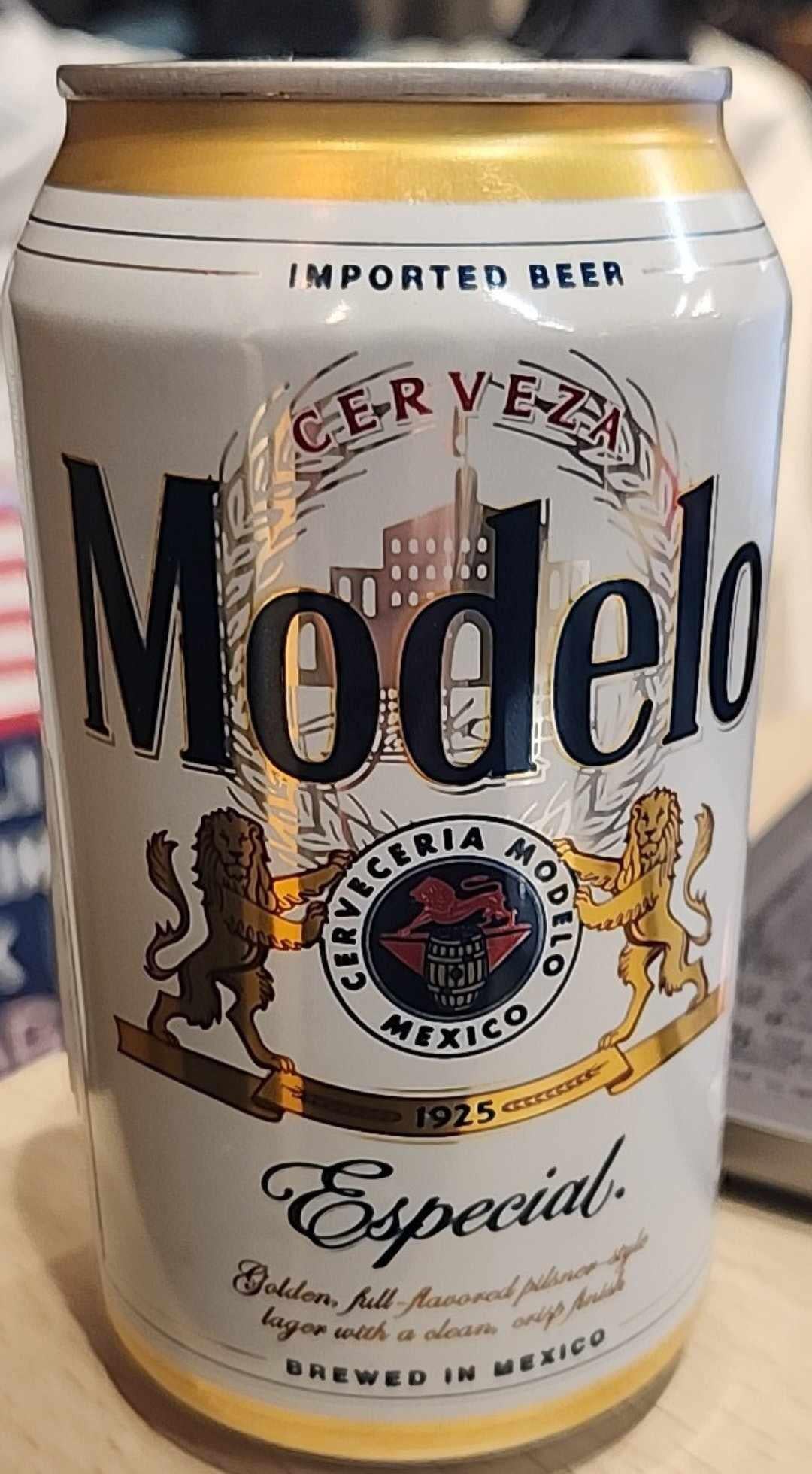 Modelo Beer Can Candle