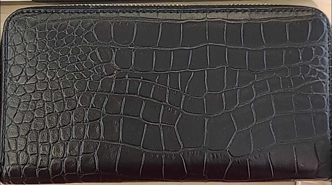 Carter Zip Black Wallet
