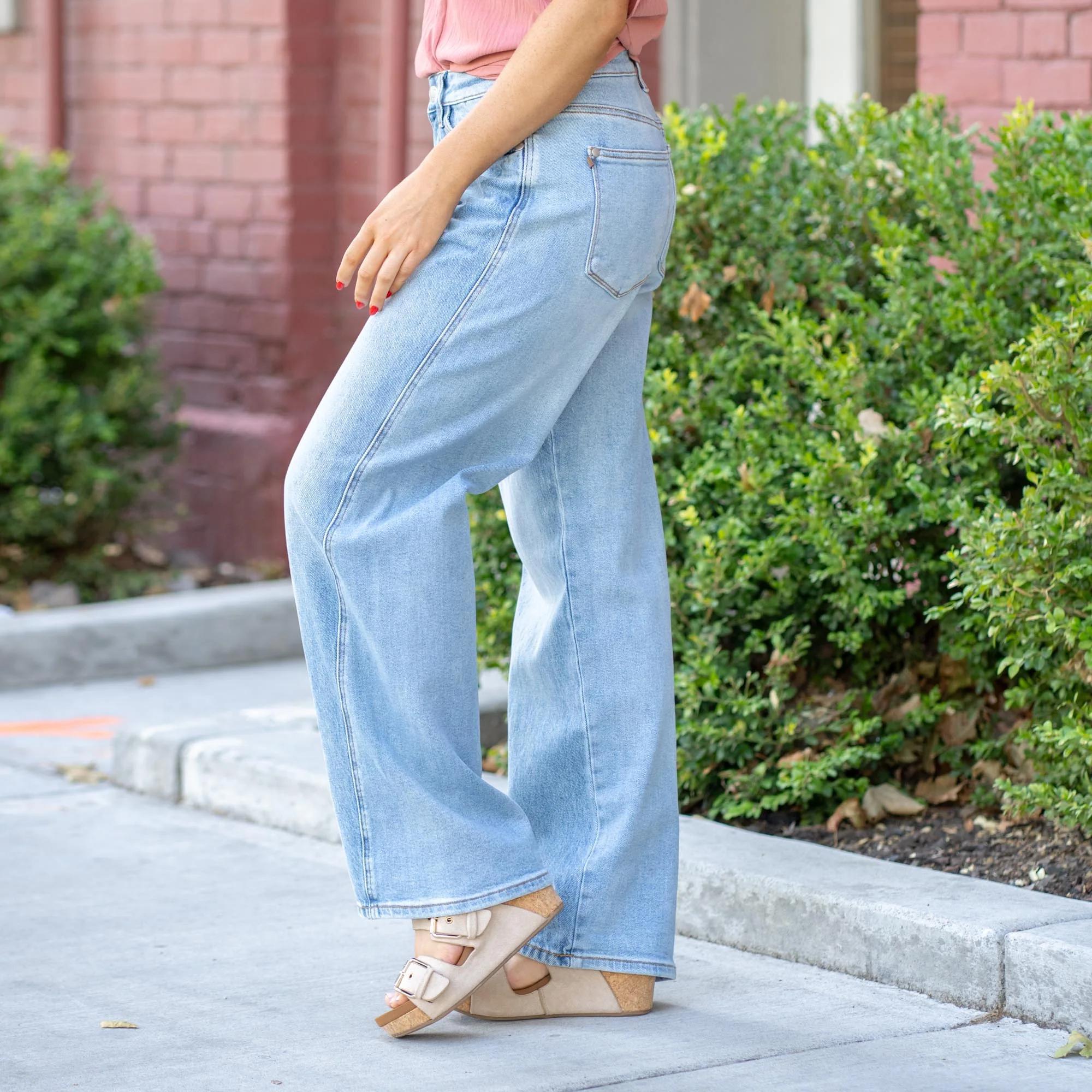 Judy Blue Wilhemina HW Rigid Magic Twisted Jeans