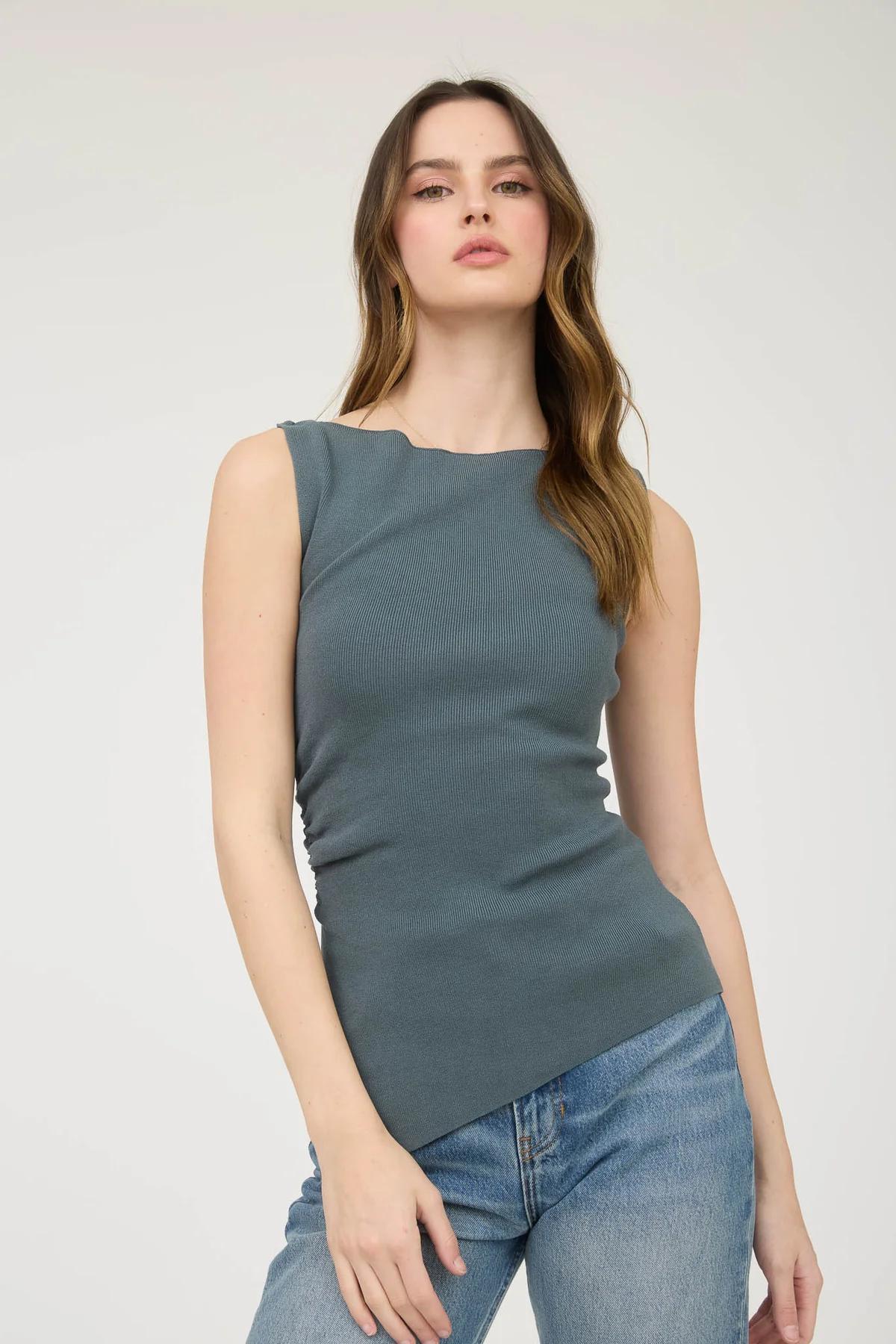 ASYMMETRICAL HEM SLEEVELESS KNIT TOP