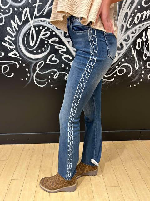 Bambu Soft Flare w/ Side Embroidery Jeans