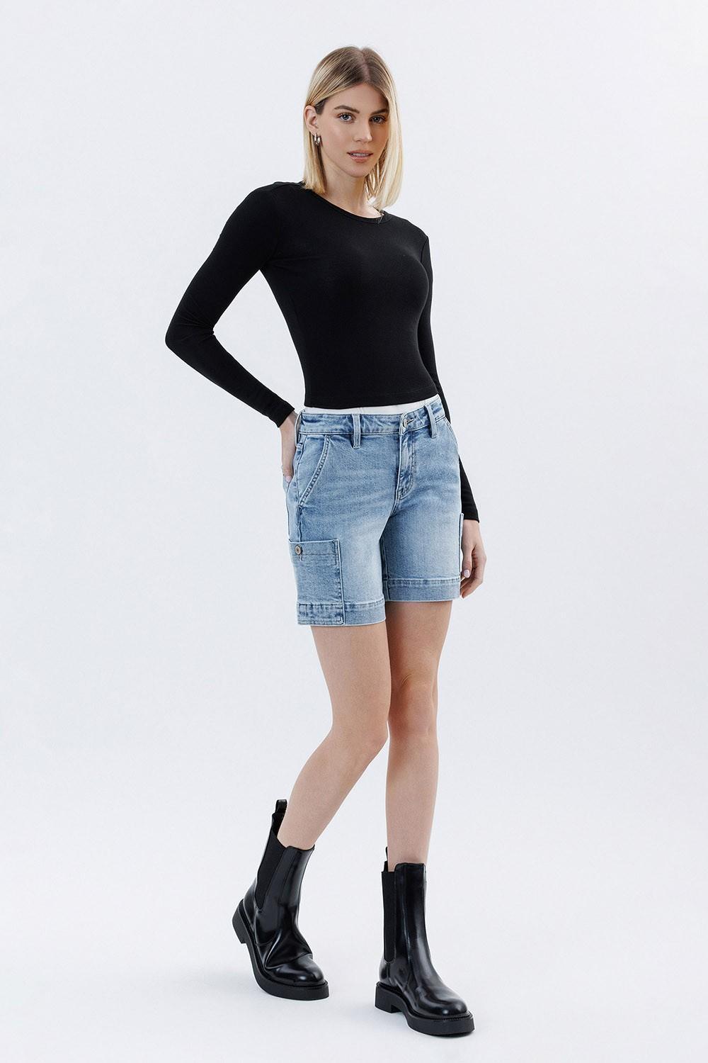 Mid Rise Pocket Det Wide Bermuda Shorts