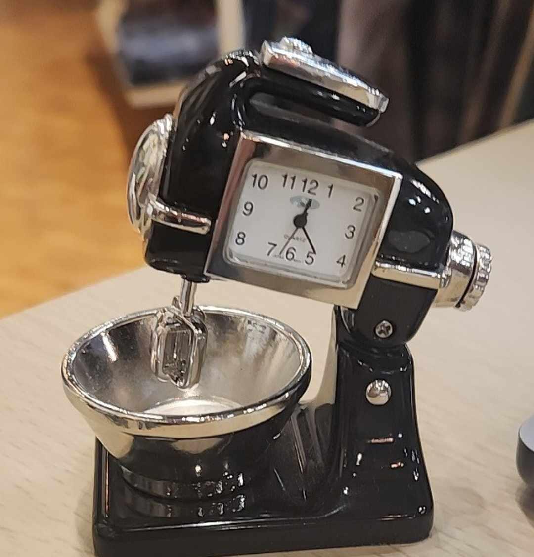 Mixing Bowl Clock