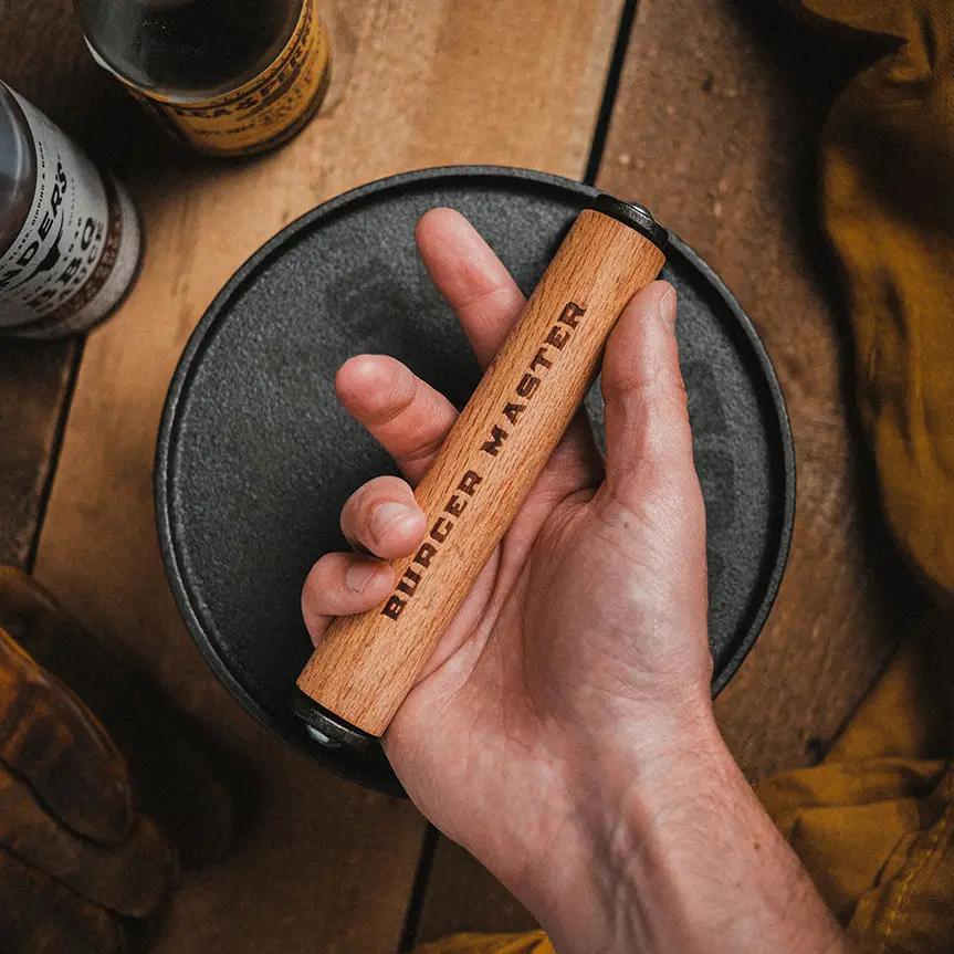 Burger Master – Cast Iron Grill Press