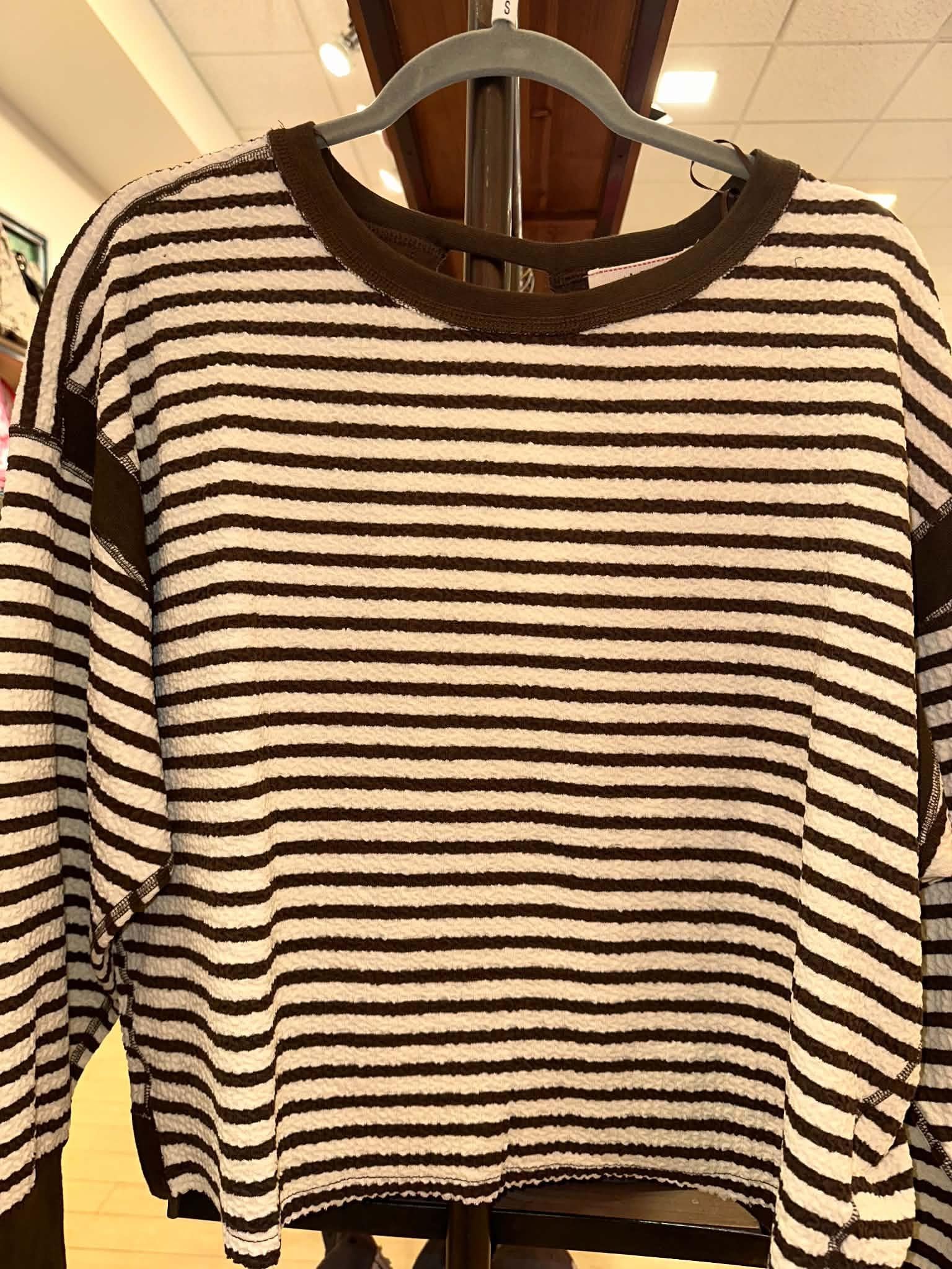 STRIPE CONTRAST CUT-OUT BACK DETAIL KNIT TOP