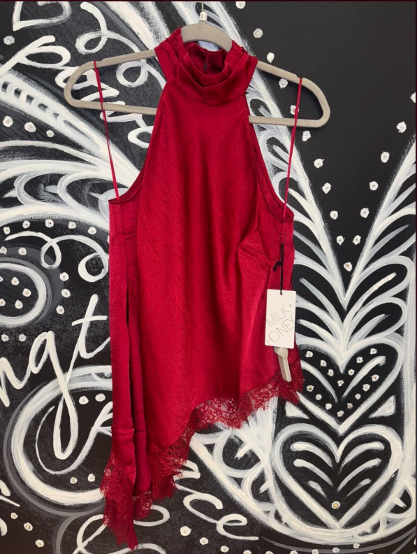 Halter Neck Lace Asymmetrical Hem Top