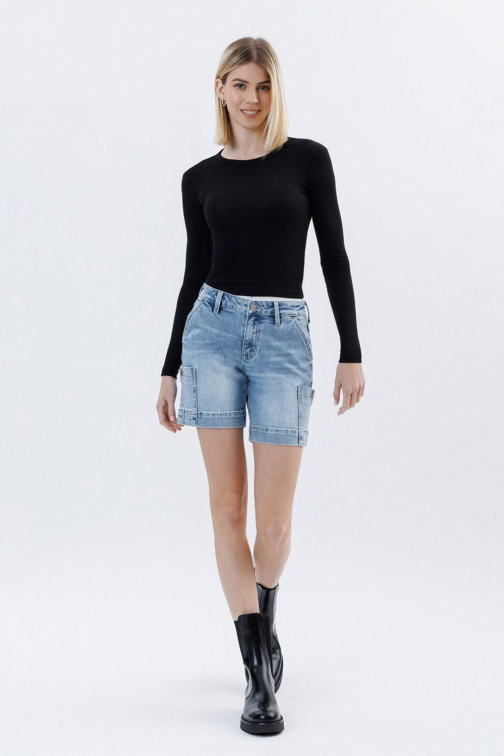 Mid Rise Pocket Det Wide Bermuda Shorts