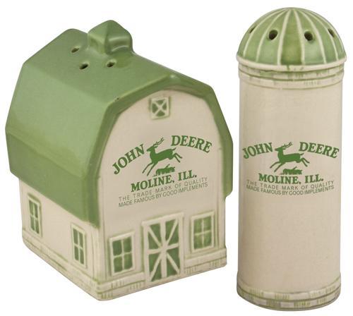 JOHN DEERE SALT AND PEPPER SET