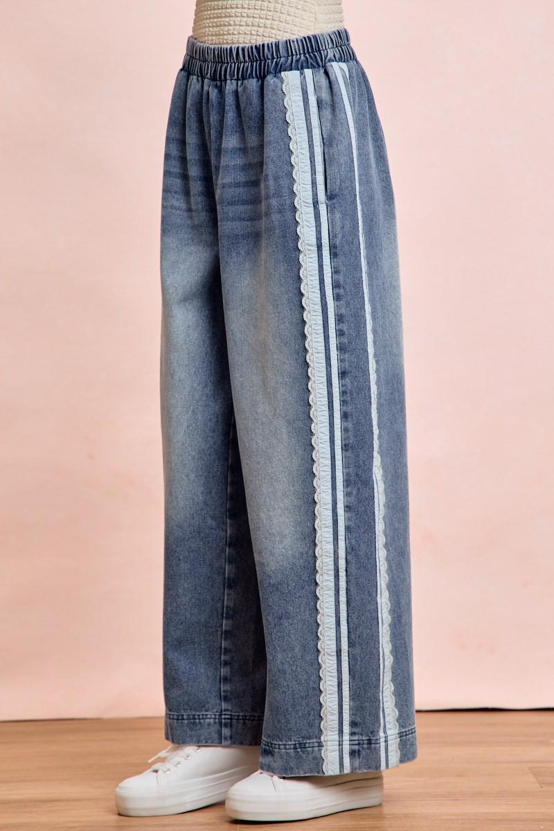 Washed Lace Contrast Sided Denim Pants