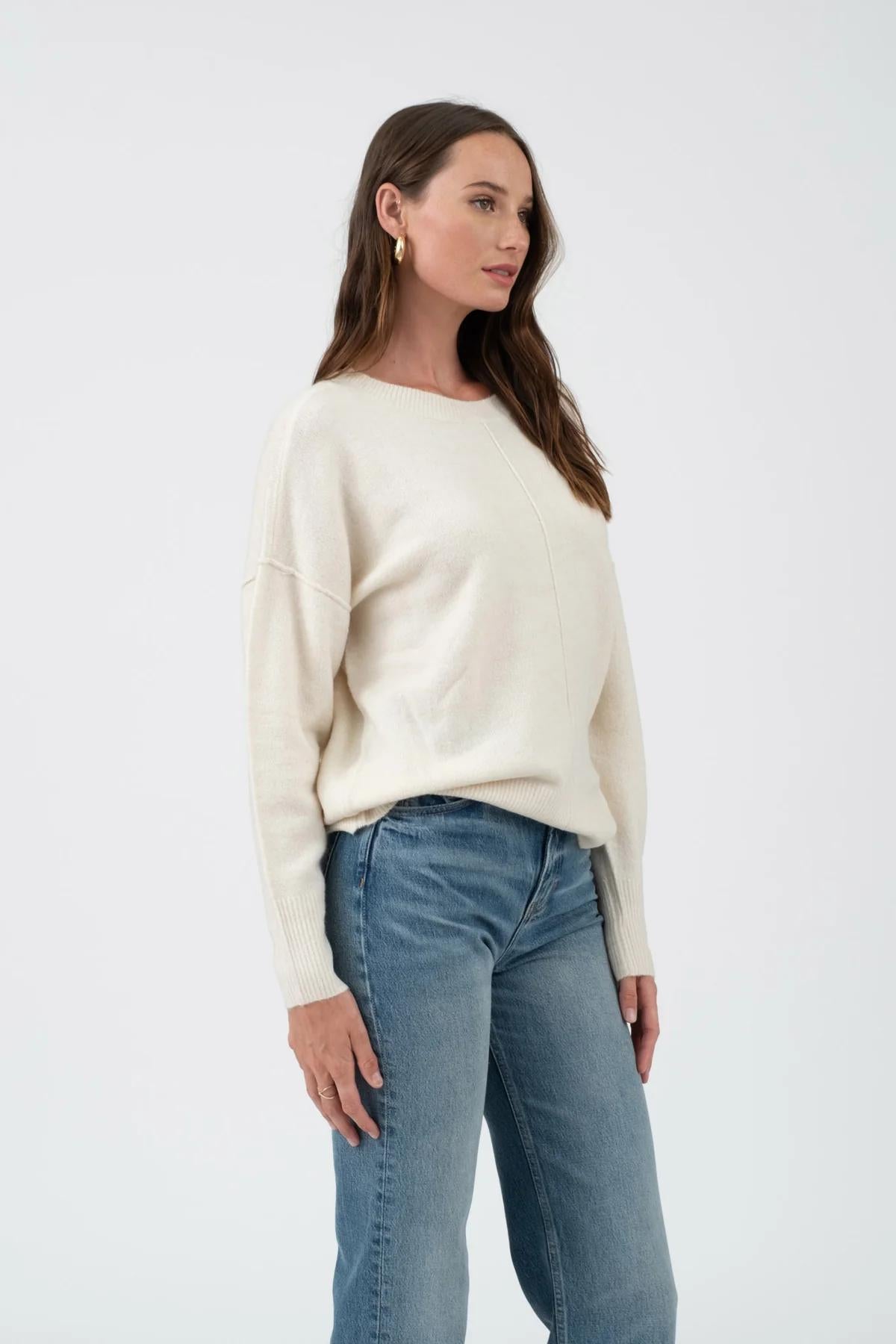 CREAM SOLID CREWNECK FRONT SEAM KNIT SWEATER