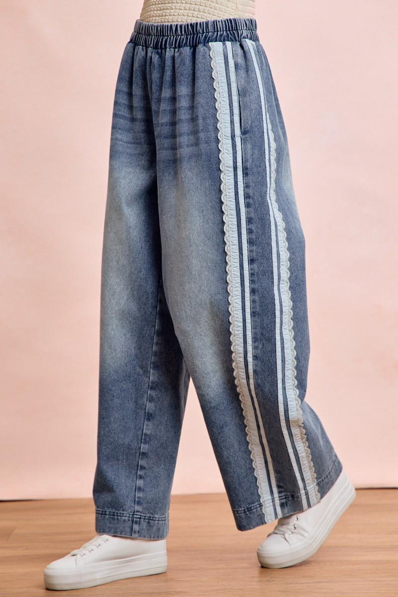 Washed Lace Contrast Sided Denim Pants