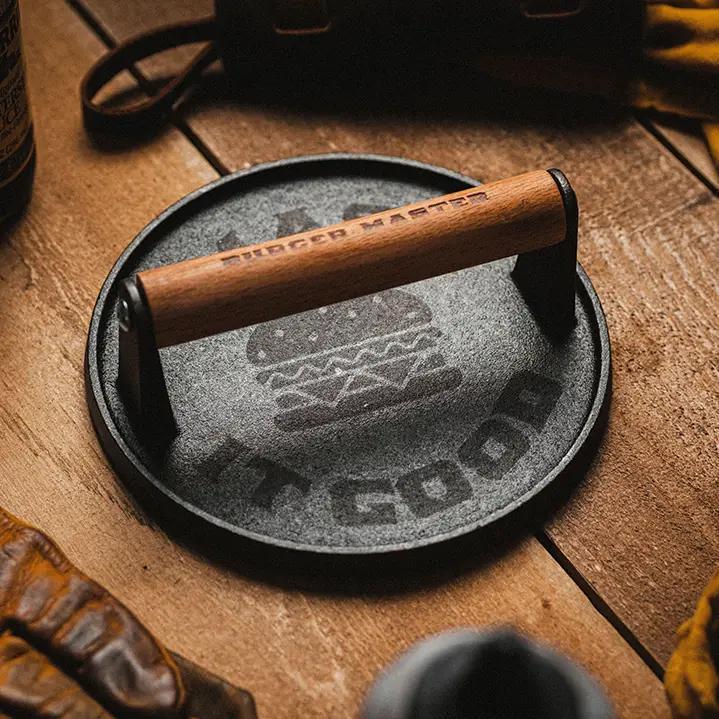 Burger Master – Cast Iron Grill Press