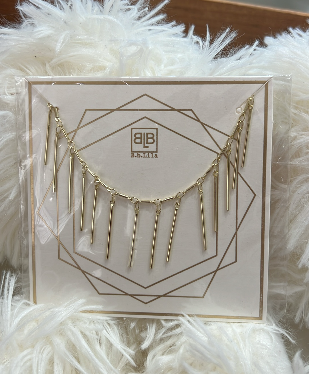 Shake Shake Choker Necklace