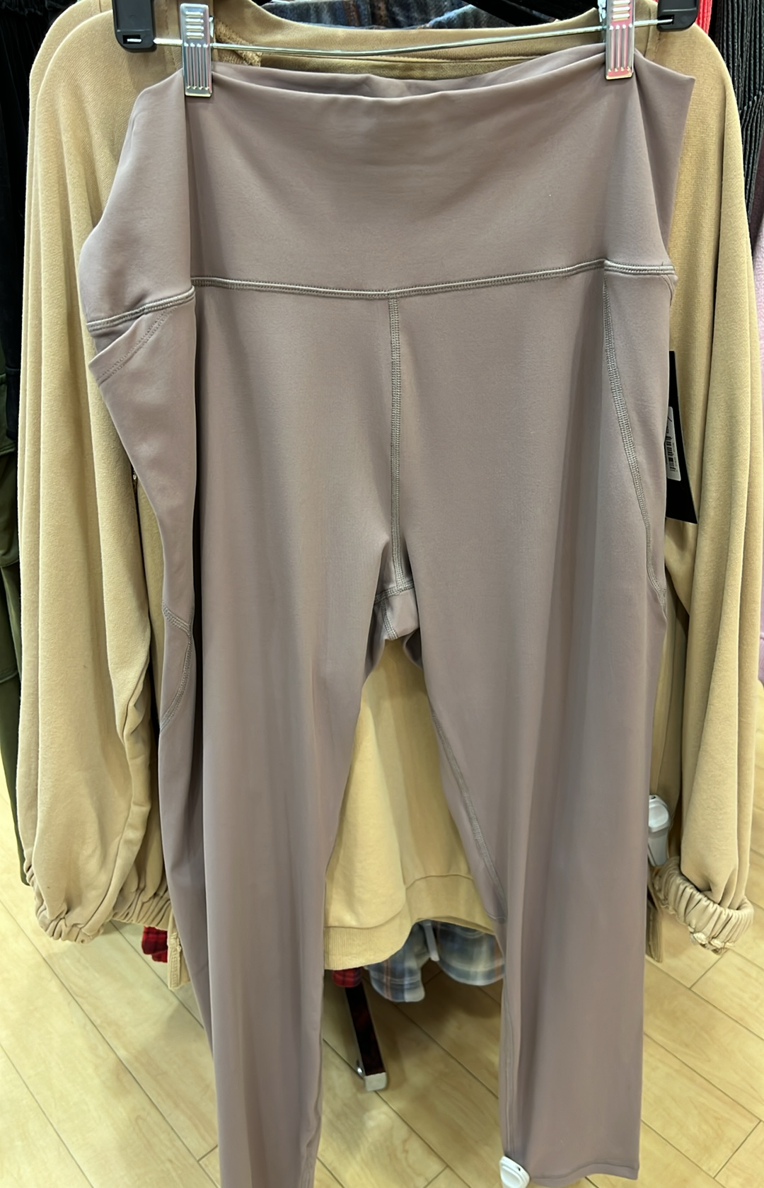 Plum Pocket Leggings