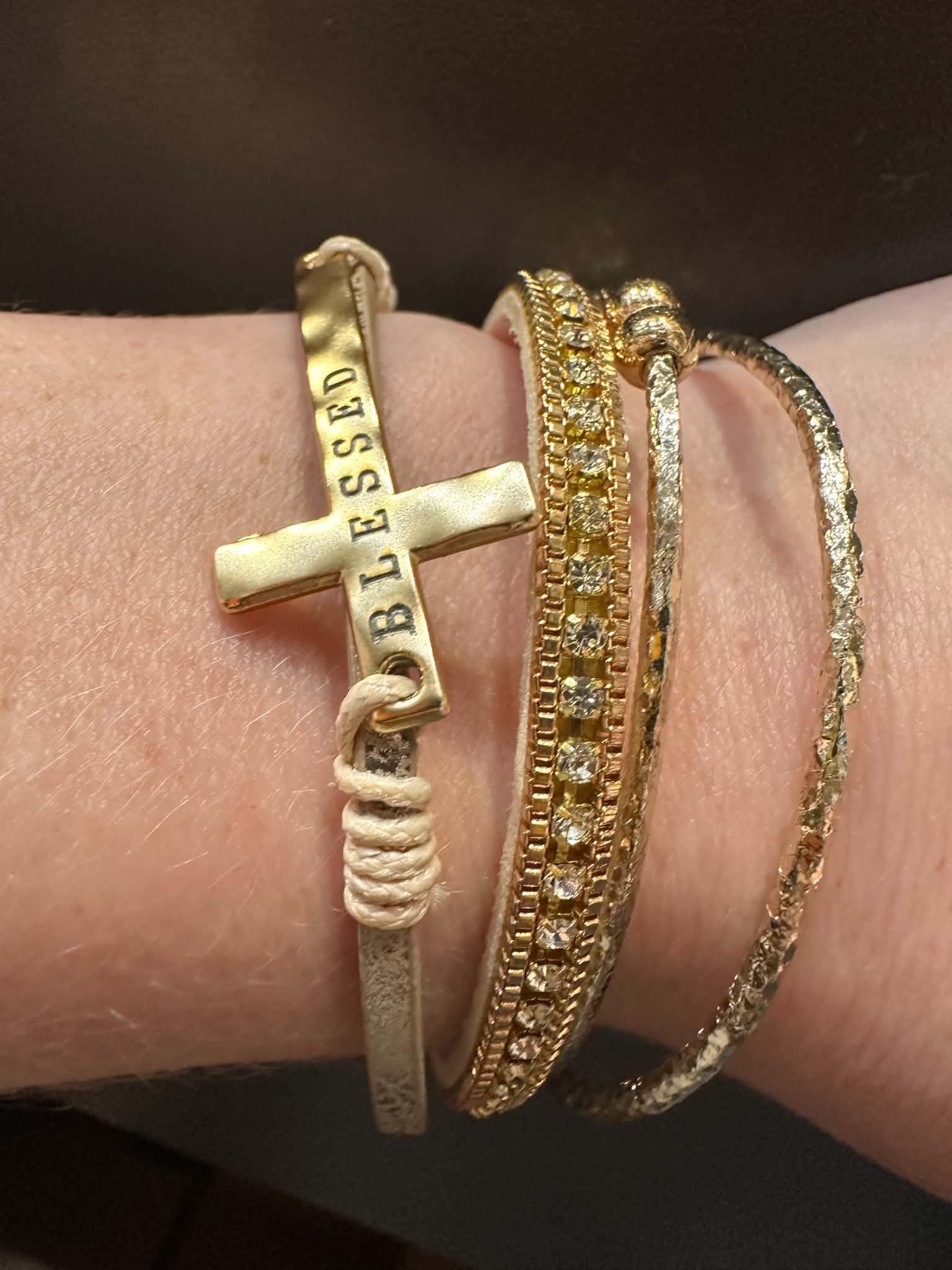 Multi-Strand Metallic Magnetic Strap Bracelets