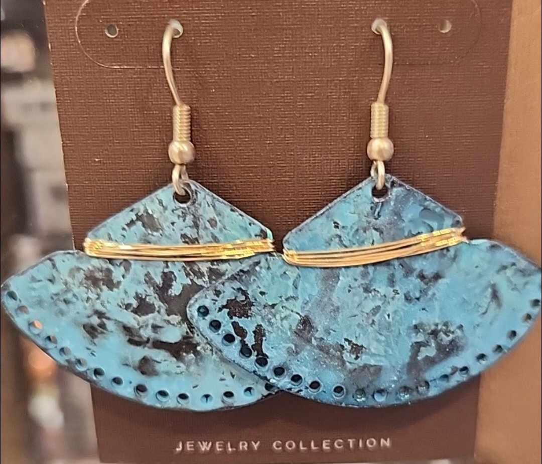 Pantina Wire Fan Earrings