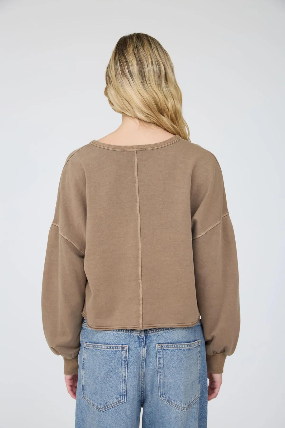 BROWN NOTCH NECK BOXY LONG SLEEVE KNIT CROP TOP