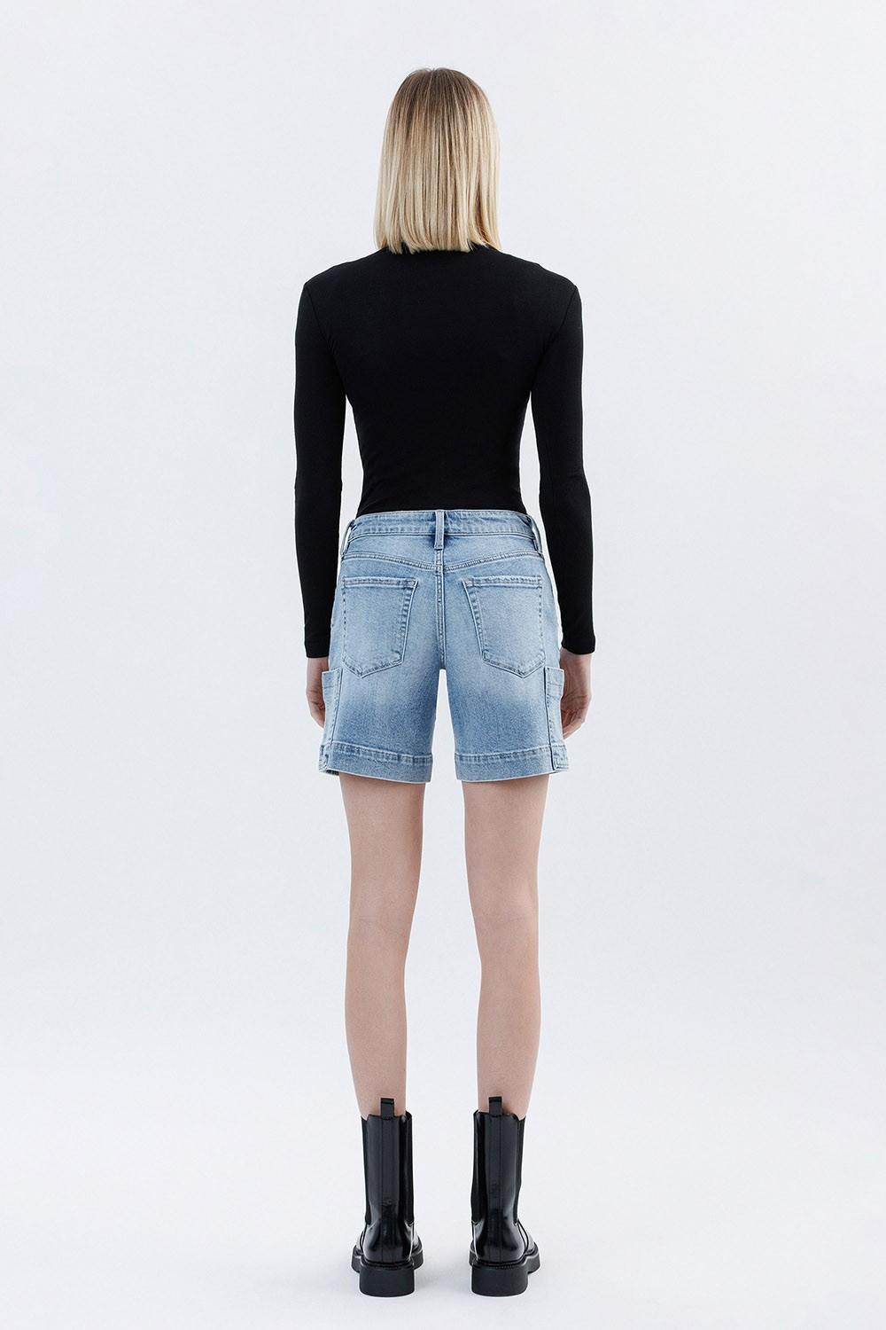Mid Rise Pocket Det Wide Bermuda Shorts