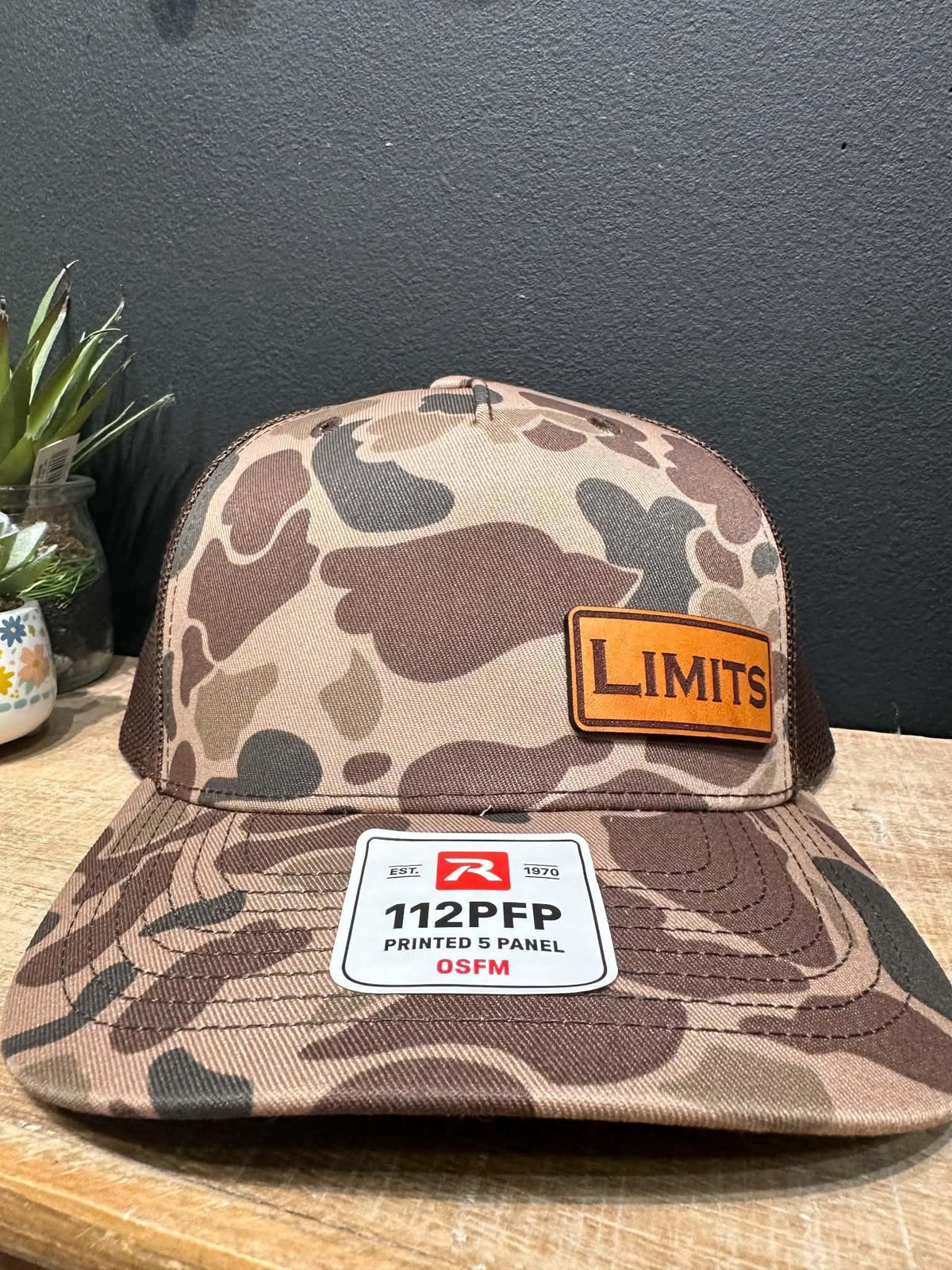 Small Corner Limits Hat