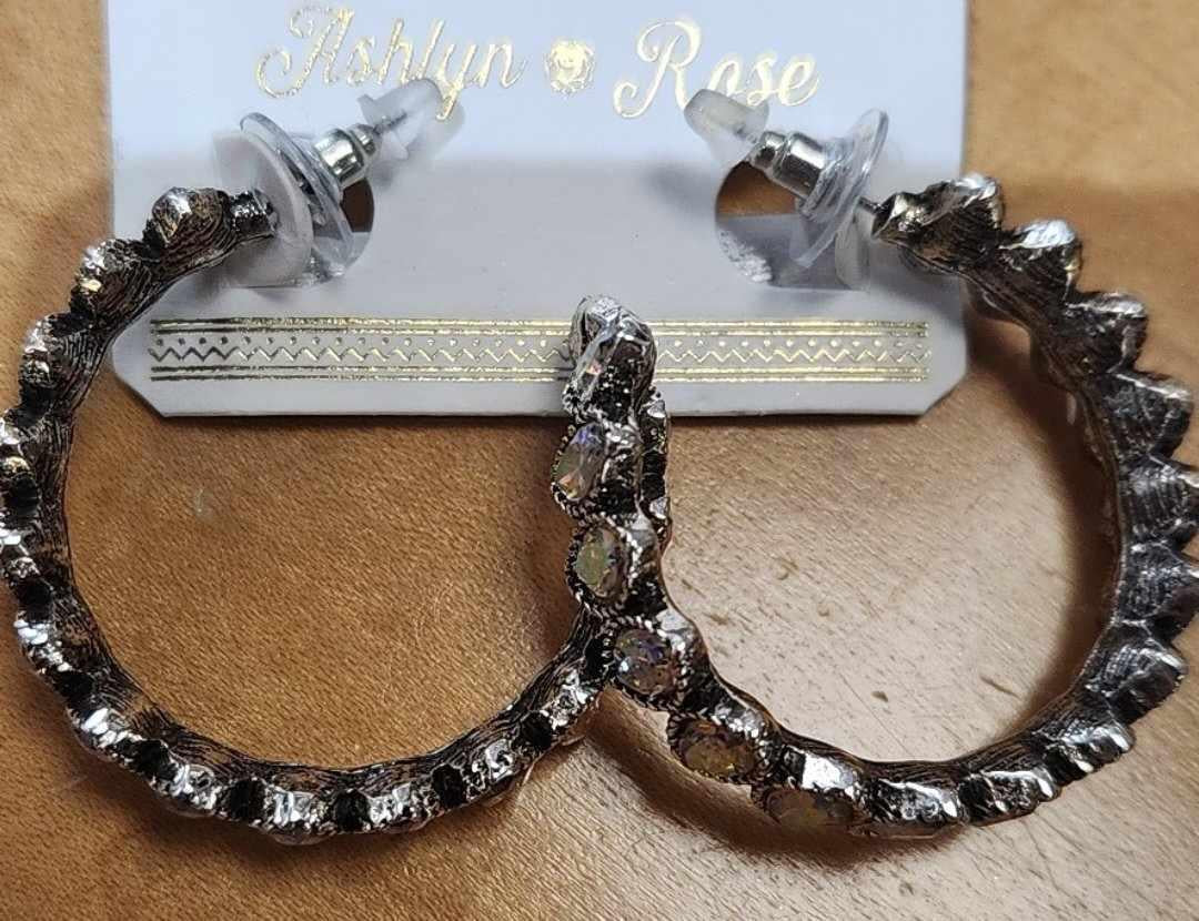 Keep It Stunning Hoops