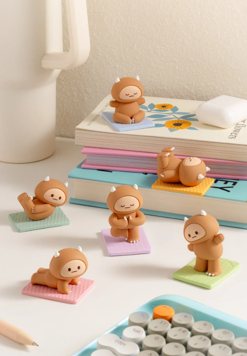 SMOKO Hank Yeti Doing Yoga Blind Box