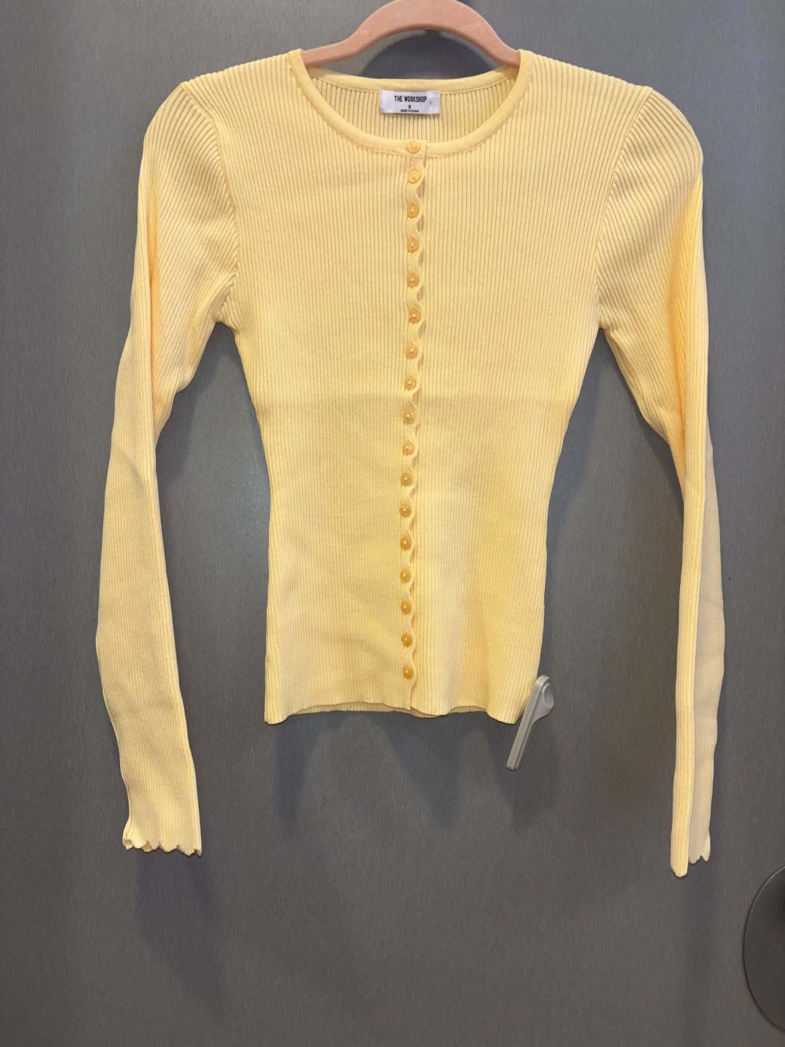 Yellow Ribbed Scalloped Button Cardigan