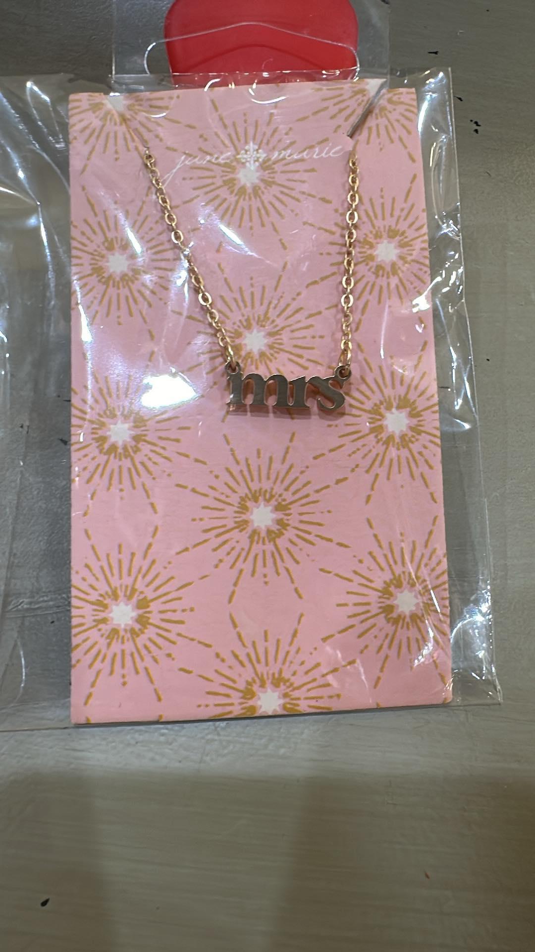 Mrs. Necklace