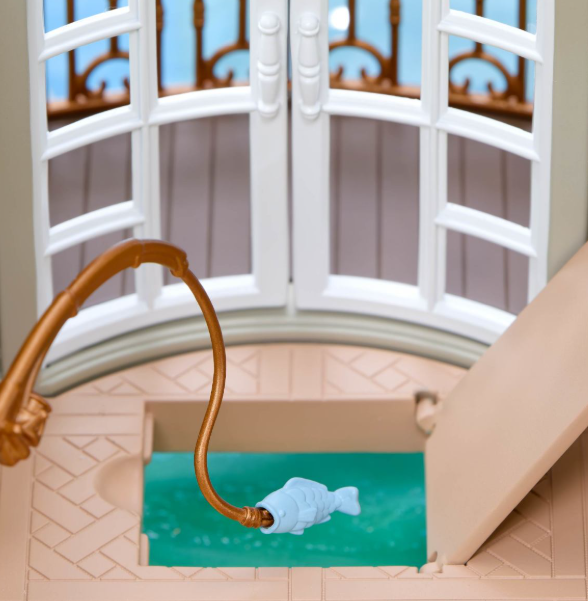 Calico Critters® Red Roof Riverside Manor