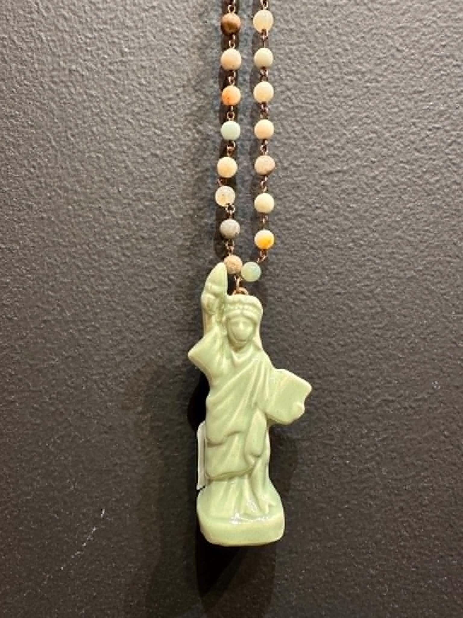 Shaker Necklaces - USA
