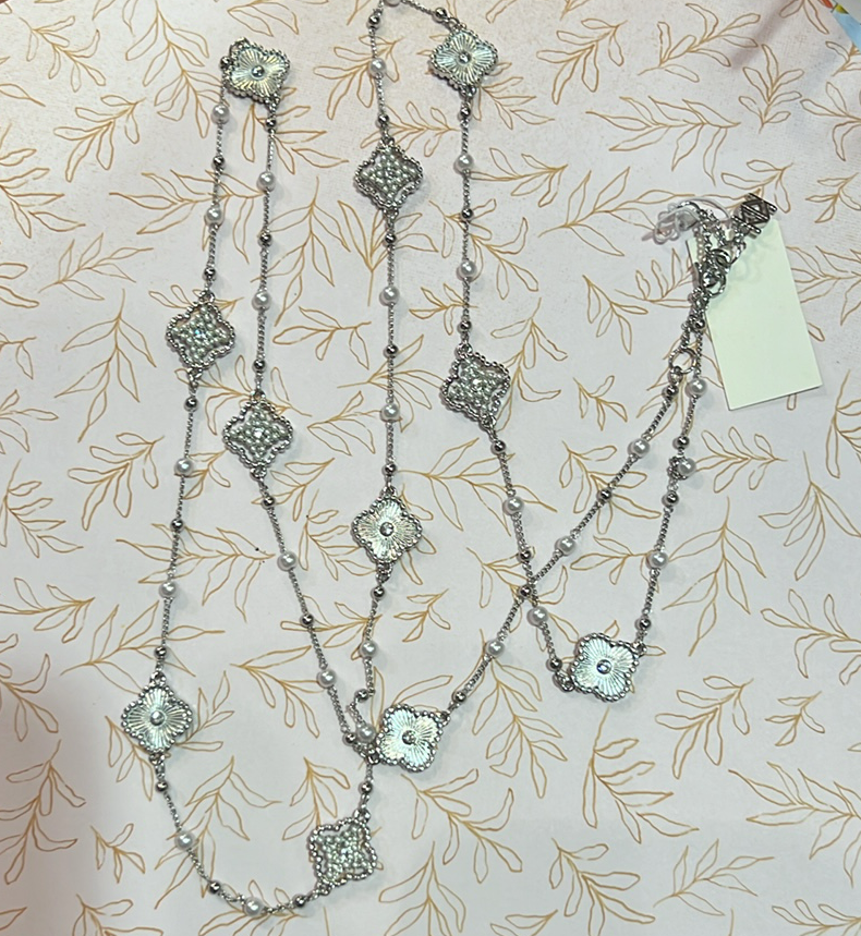 Pearl Design Silver Necklace
