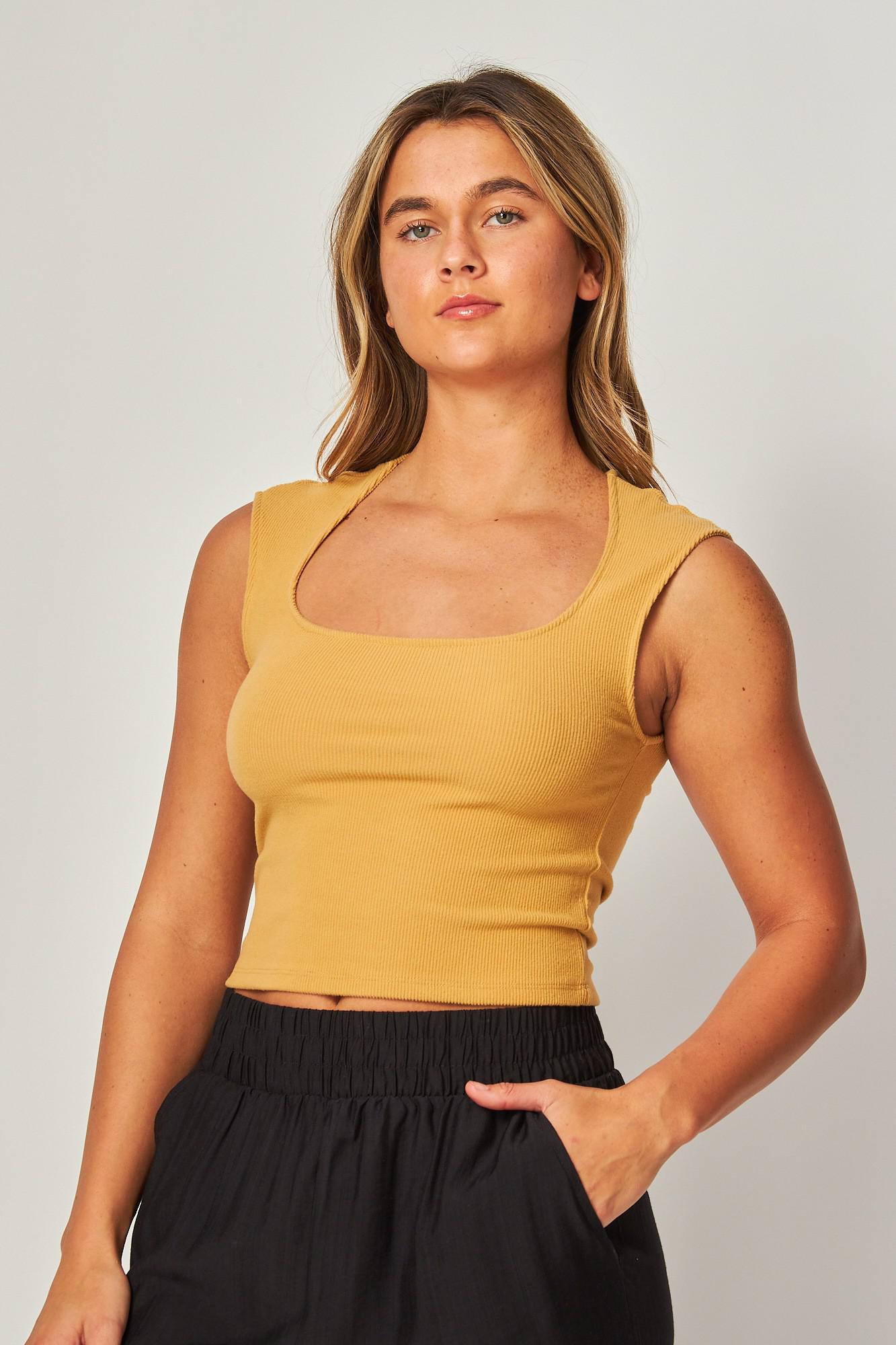 Bella Scoop Top