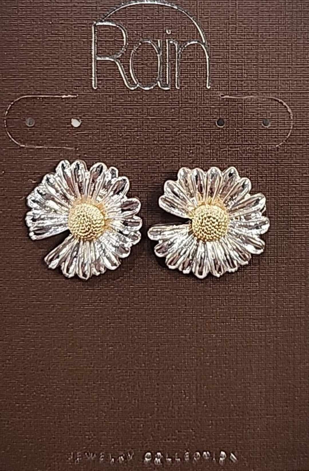 Daisy Post Earrings