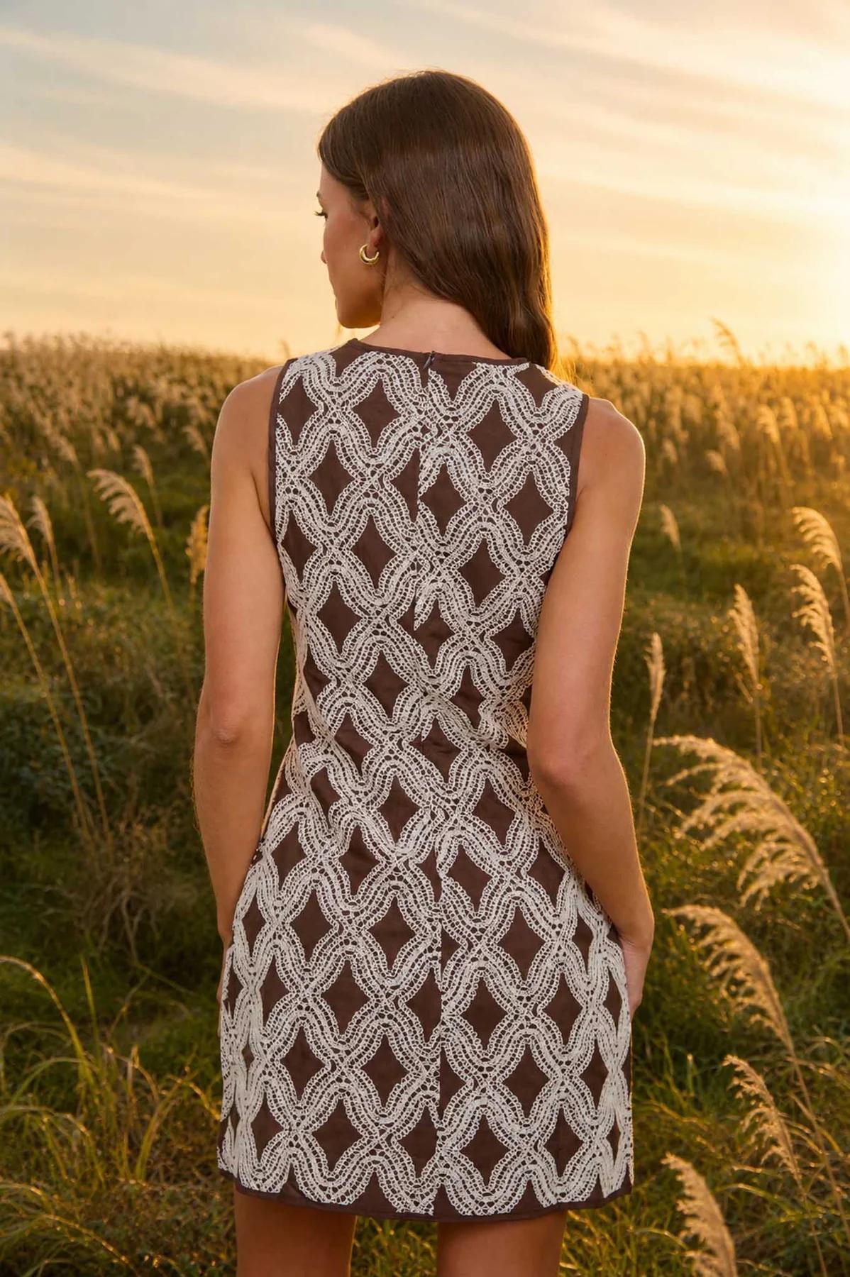 TEXTURED GEOMETRIC SLEEVELESS MINI DRESS