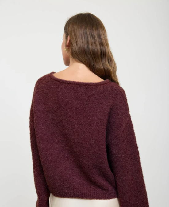 BURGUNDY SLEEVE FUZZY KNIT PULLOVER SWEATER